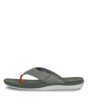 Clarks memory 2025 foam flip flops