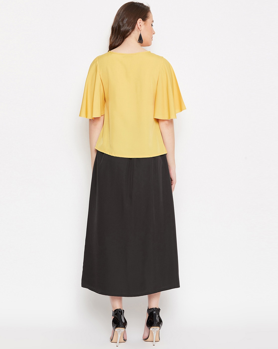 Black skirt yellow outlet blouse