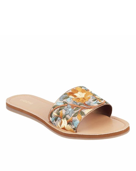 Mochi Women's Gold Fashion Sandals-8 Kids UK (32-9642) : Amazon.in: Shoes &  Handbags