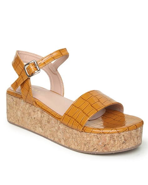 Women's sandals on a post, heel and platform - DeeZee online store