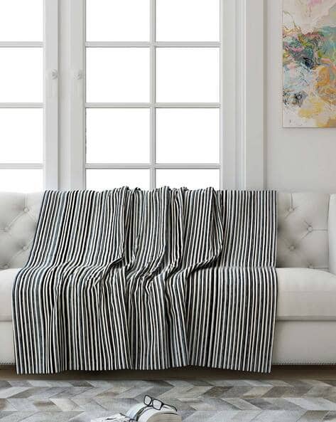 Buy Grey Blankets, Dohars Quilts for Home Kitchen by Saral