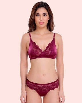 Seamless Molded Black Bra at Rs 495/piece, Pandesara, Surat