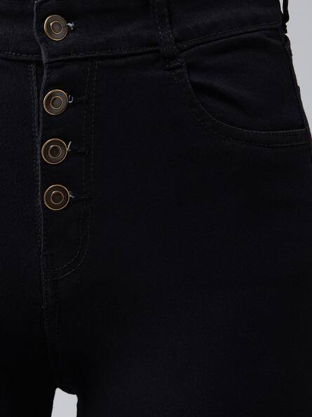 Skinny Jeans with Frayed Hems