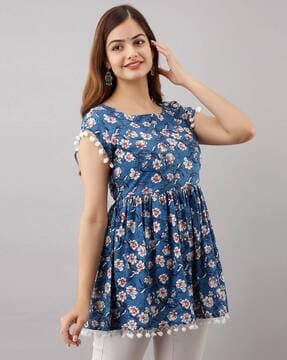 Frock style outlet top with jeans