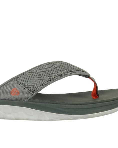 Clarks flip flops store mens green