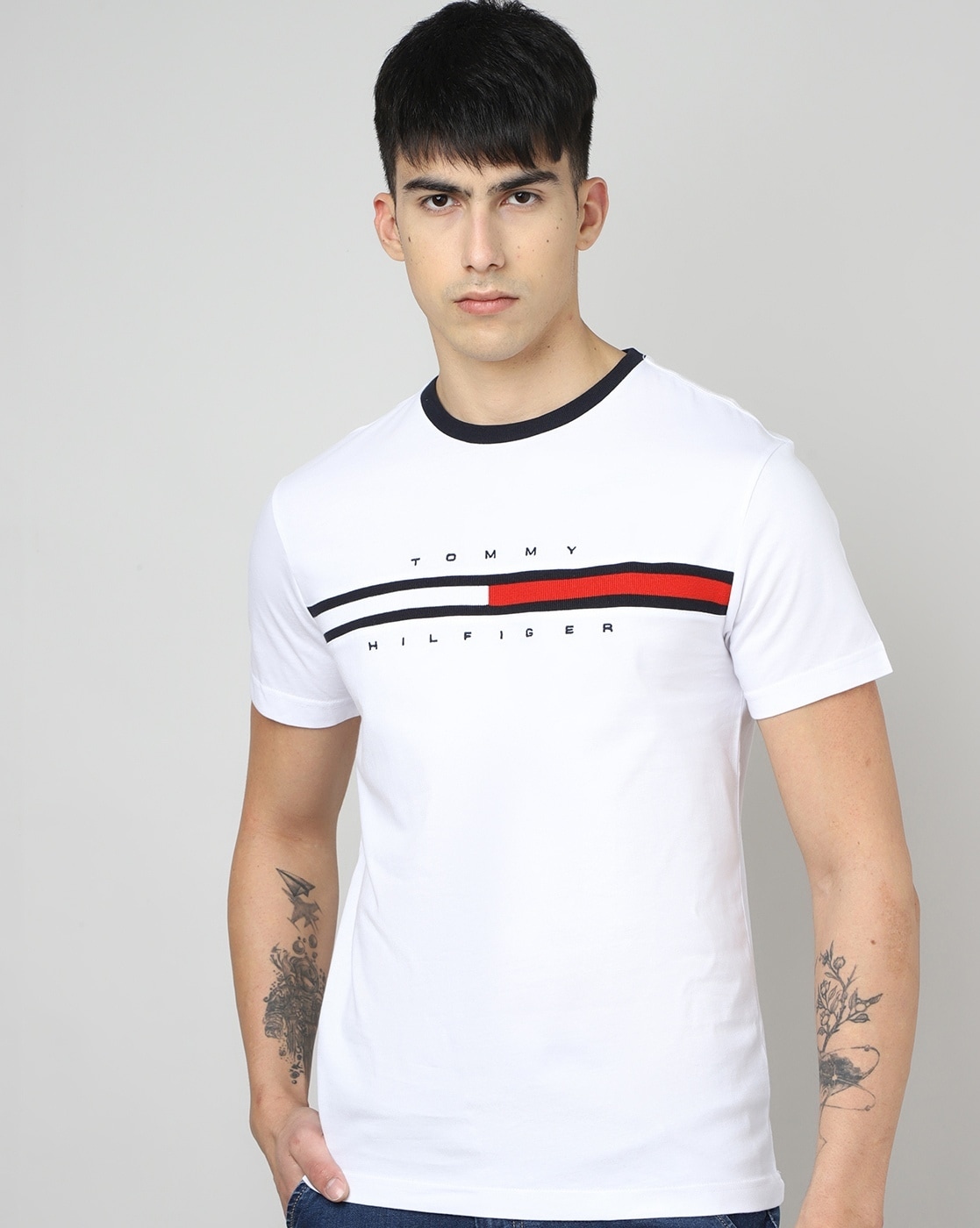 Elastisk indvirkning kolbe Buy White Tshirts for Men by TOMMY HILFIGER Online | Ajio.com
