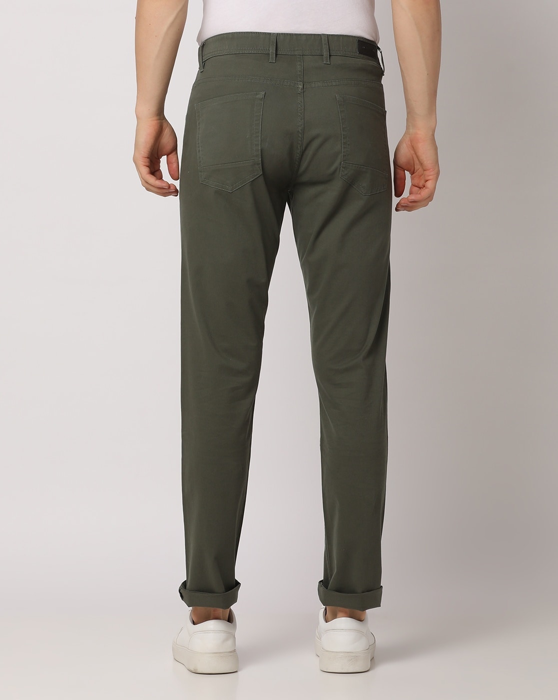 What to Wear with Olive Green Pants for Men in 2021 | The Highest Fashion | Green  pants men, Olive pants men, Olive green pants men