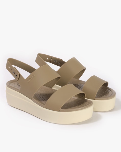 Benvado Hanna tan sandal in nubuk leather with low wedge