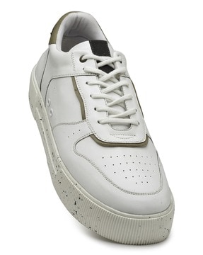 Witte discount sport sneakers