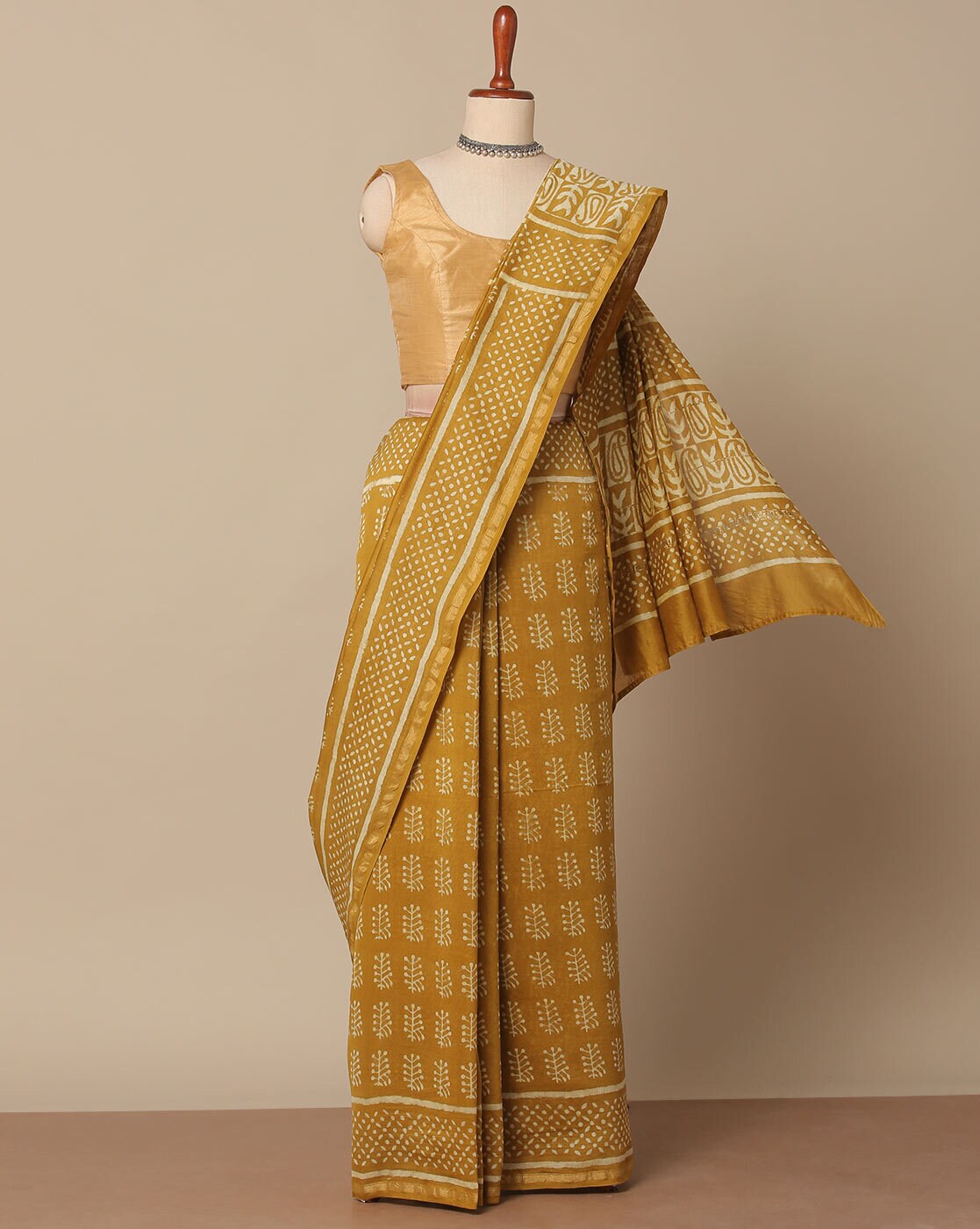 Buy Blue Sarees for Women by Indethnic Online | Ajio.com