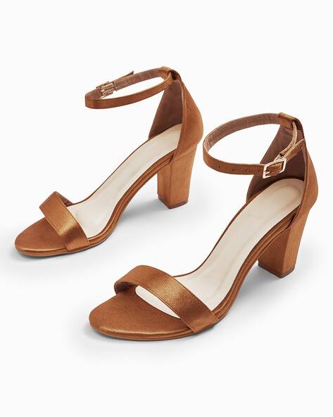 Open-Toe Chunky Heeled Sandals with Buckle Closure