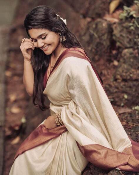 Stylish off-white Cotton saree with Printed combination Pallu, maroon –  Sujatra