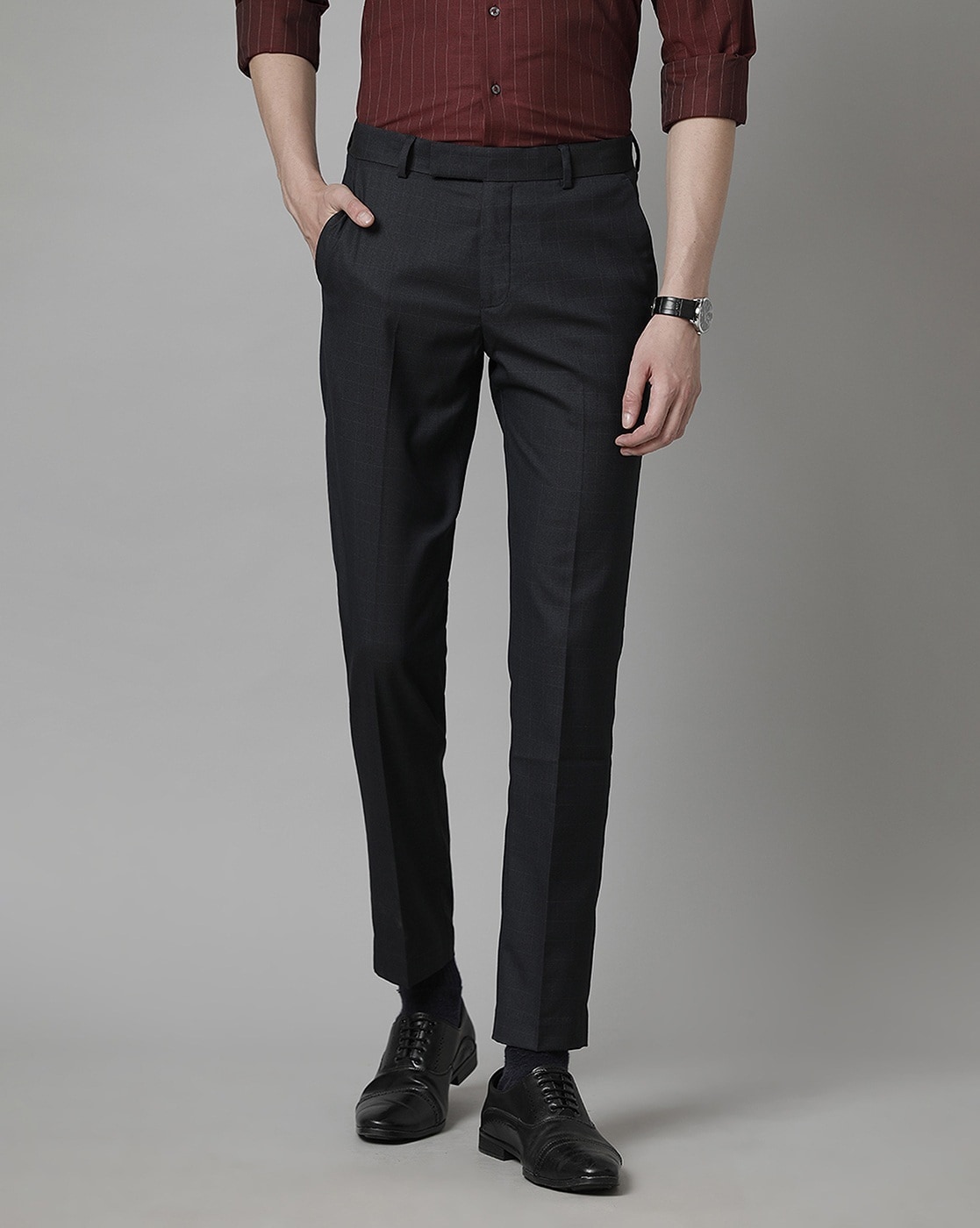 Buy Tommy Hilfiger Men Navy Mid Rise Solid Twill Formal Trousers - NNNOW.com