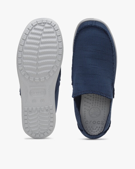 Crocs santa cruz discount blue