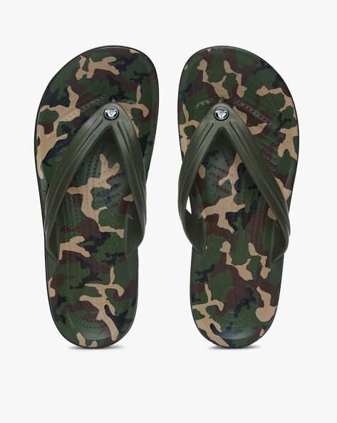 Mens camo best sale croc flip flops