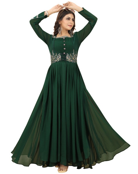 Green Embroidered Party Gowns, 3/4th Sleeves at Rs 2280 in Surat | ID:  23608945848