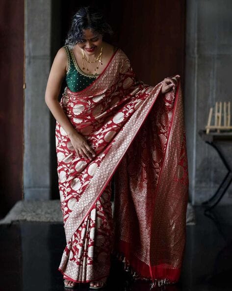 Wedding Wear Litchi Silk Banarasi Saree at Rs.499/Piece in surat offer by  Royal Export