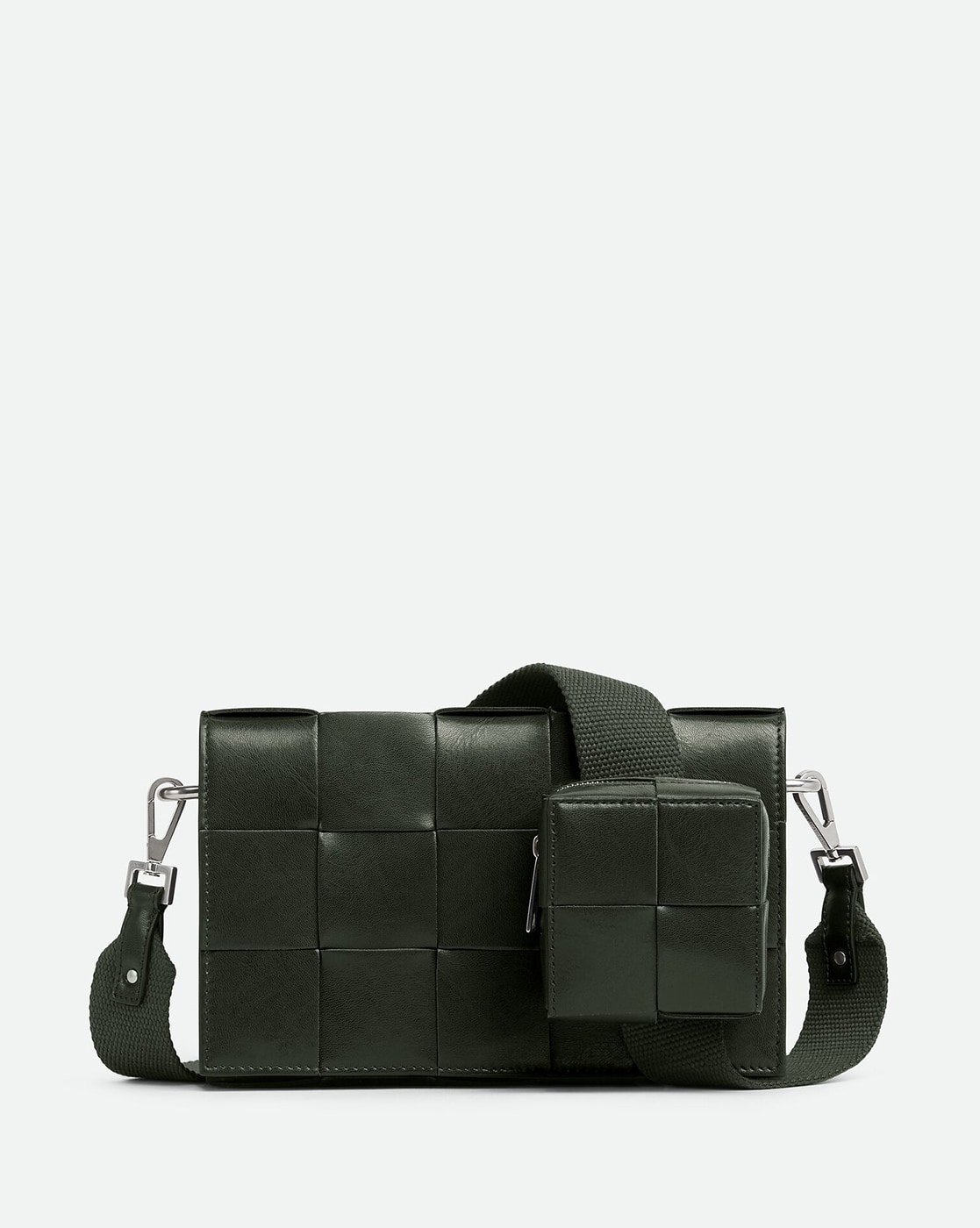 Buy BOTTEGA VENETA Medium Cassette with Versatile Strap