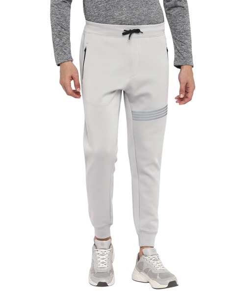 Nike joggers cheap with zipper pockets