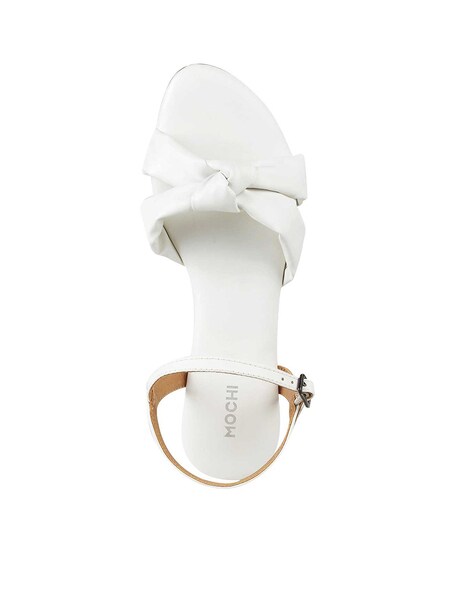 Buy Mochi Girls White Casual Sandals Online | SKU: 57-5028-16-30 – Mochi  Shoes