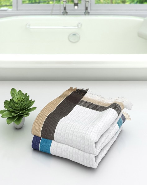 Simple Border Bath Towel Set Of 2