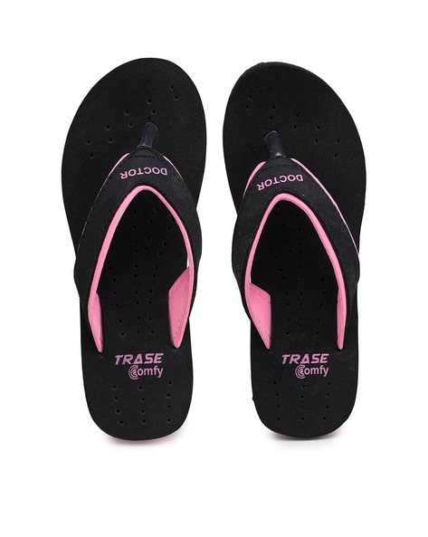 Comfy black best sale flip flops