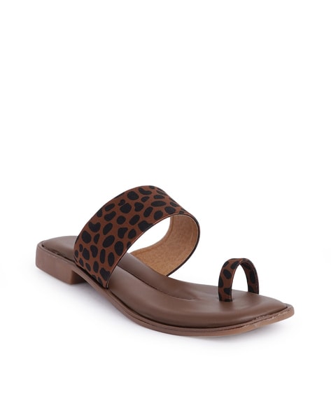 Beach Sandals with Butterfly Pattern Toe Ring | Toe rings, Sandals  patterns, Toe ring sandals