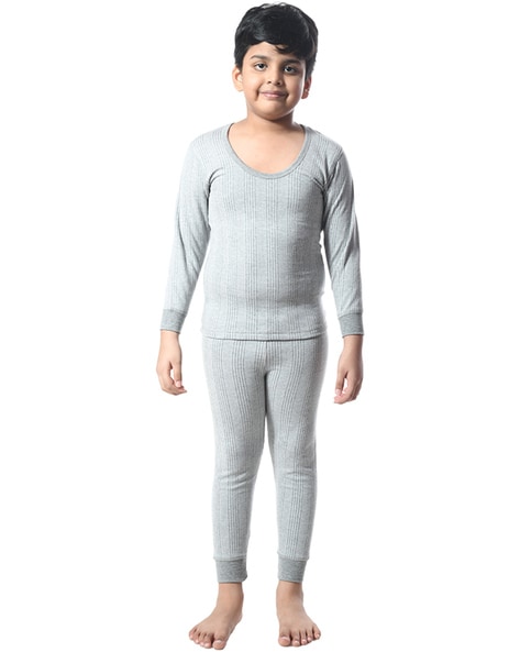 Buy online Grey Solid Thermal Wear Set from winter wear for Women by Vmart  for 709 at 36 off  2023 Limeroadcom