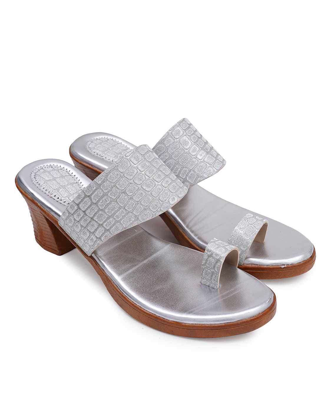 Studded Toe Ring Chic Flat Sandals | Toe rings, Flat slipper, Sandals