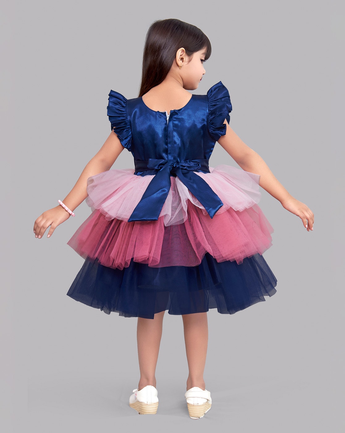 Empire pink flower girl dress with floral embroidery - Girl dress for  special occasions | L´ANISÉ Frankfurt