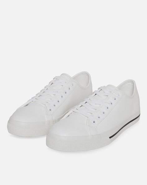 CARIUMA: Men's Plain White Leather Low Top Sneakers | SALVAS-daiichi.edu.vn
