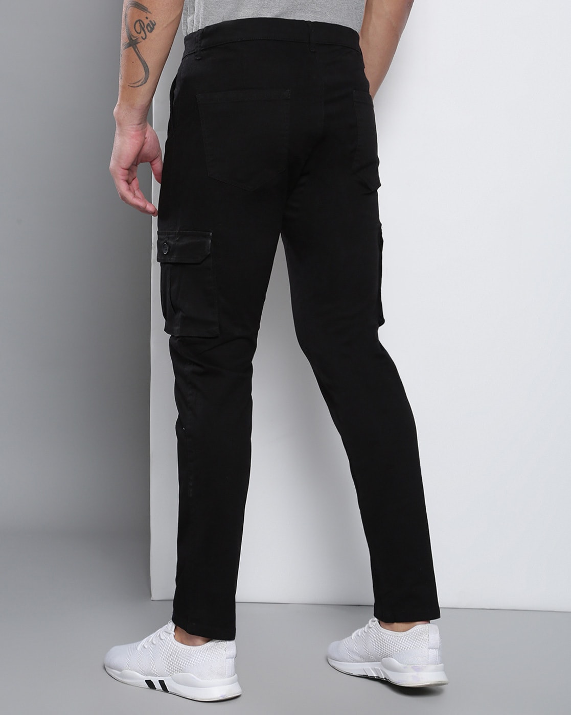 Men Black Solid Lycra Cargo Track Pant Regular Fit