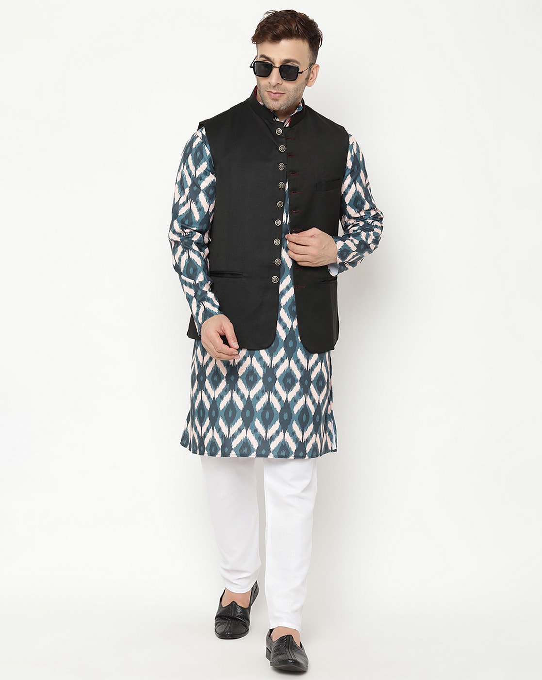 Buy Palash Boys Ethnic Wear Bandi/Nehru Jacket by LOVE THE WORLD TODAY at  Ogaan Online Shopping Site