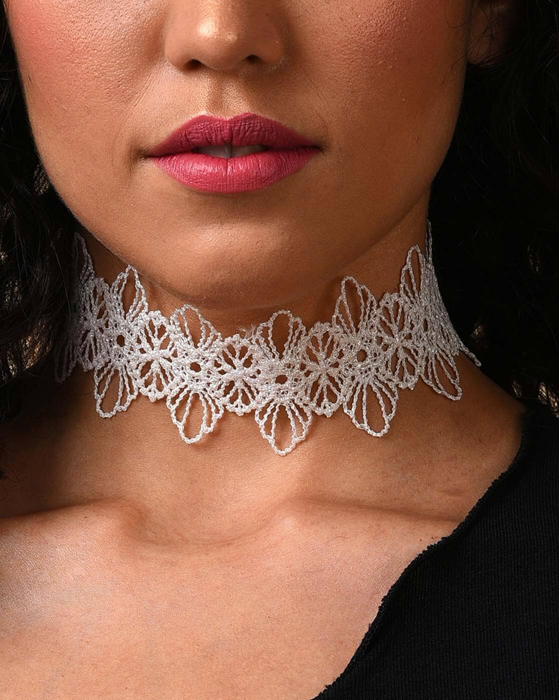 White Lace Choker with Pearls – PolliAmore