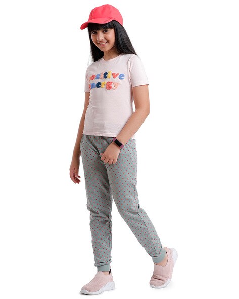 Buy Chic Basic Cuffed Joggers in Light Grey - Knit Online India, Best  Prices, COD - Clovia - LB0201P01