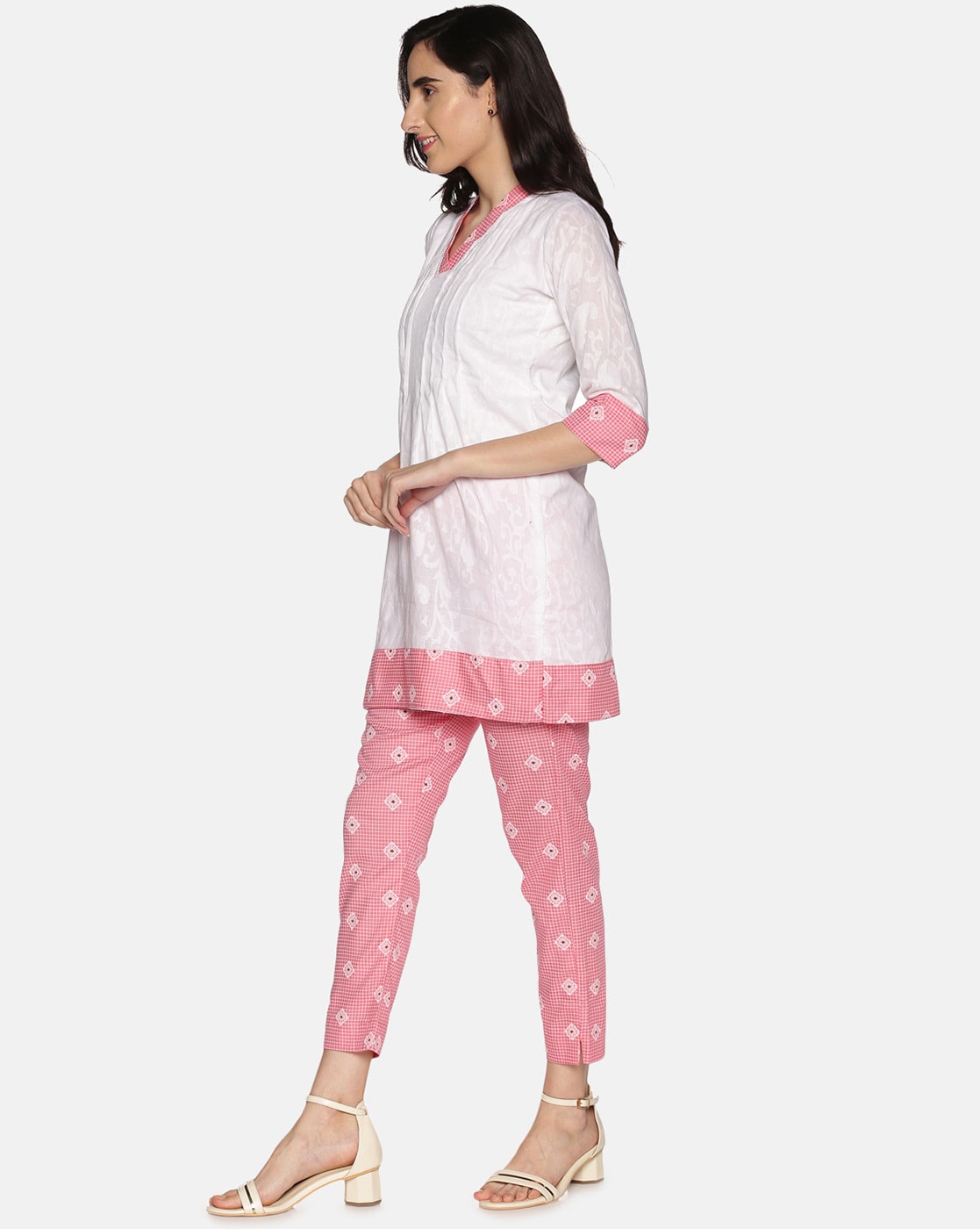 Buy online Women Off-white Round Neck Straight Kurti from Kurta Kurtis for  Women by Brownverse for ₹549 at 63% off | 2024 Limeroad.com