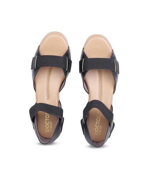 EXTRA SOFT leather kids Menorquina sandals with rear strap and white soles.  D057 | OkaaSpain