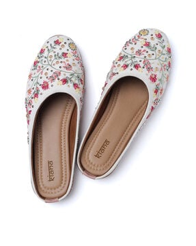 Buy White Flat Shoes For Women By Kiana House Of Fashion Online | Ajio.Com