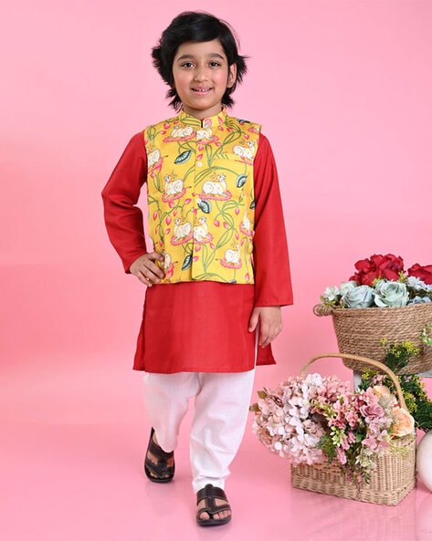 Men's Solid Kurta Pyjama With Golden Floral Embroidered Nehru Jacket at Rs  2354.00 | Men Kurta Pajama | ID: 2851741326788