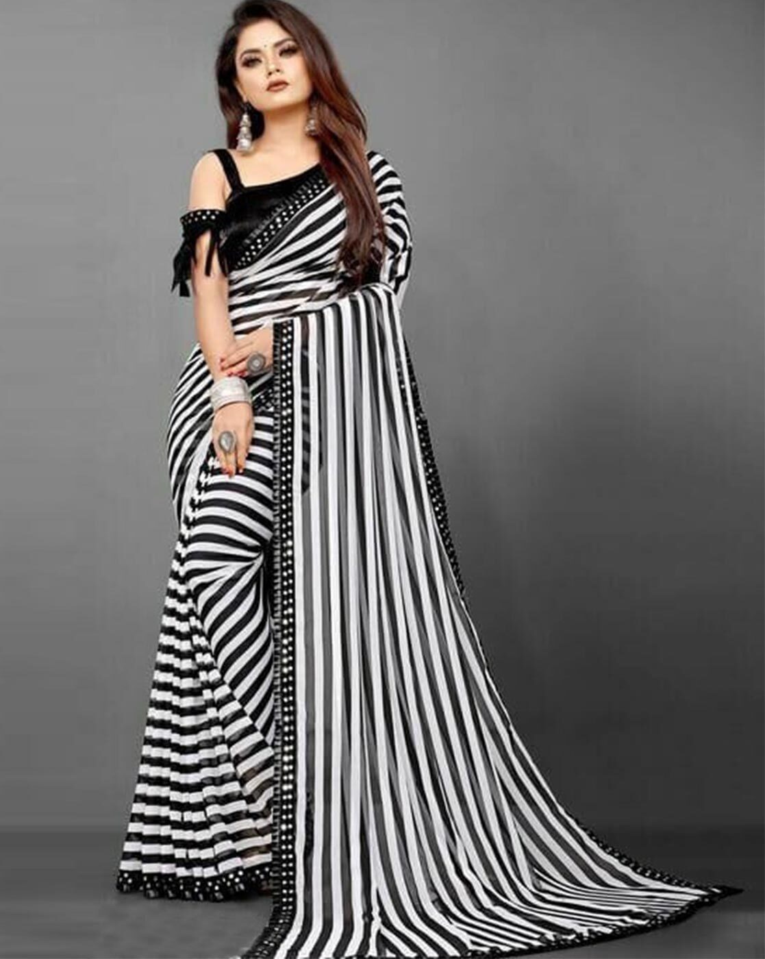 Black & White Digital Printed Satin Crepe Silk Saree – zarikaariindia.com