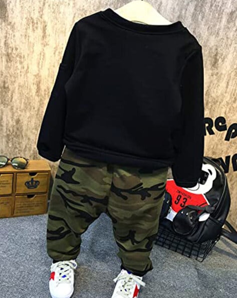 Black Hoodie with Camouflage Pants Outfits For Men (10 ideas & outfits) |  Lookastic