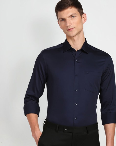 Men Slim Fit Shirt with Patch Pocket