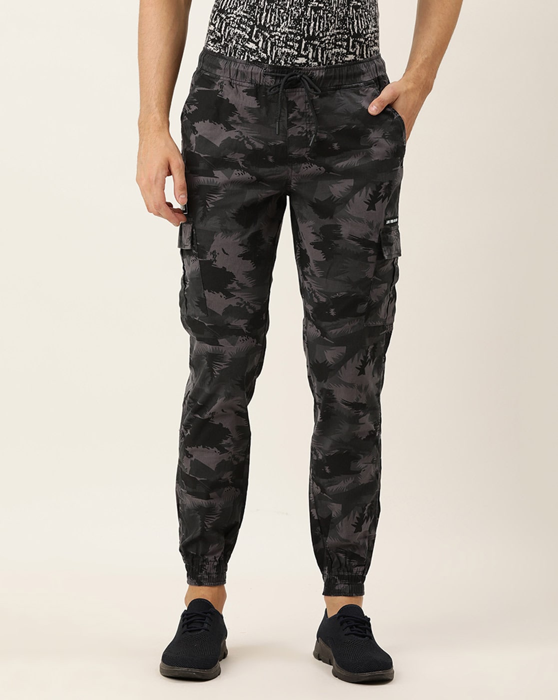 Amazon.com: Under Armour Mens Fleece Lined Camouflage Sweatpants Green M :  Clothing, Shoes & Jewelry