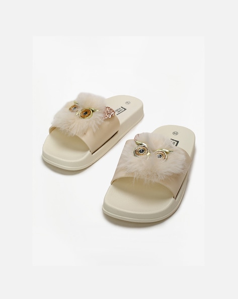 Dailywear Tryme Girls White Rubber Slipper, Size: 39 at Rs 120/pair in  Fatehpur