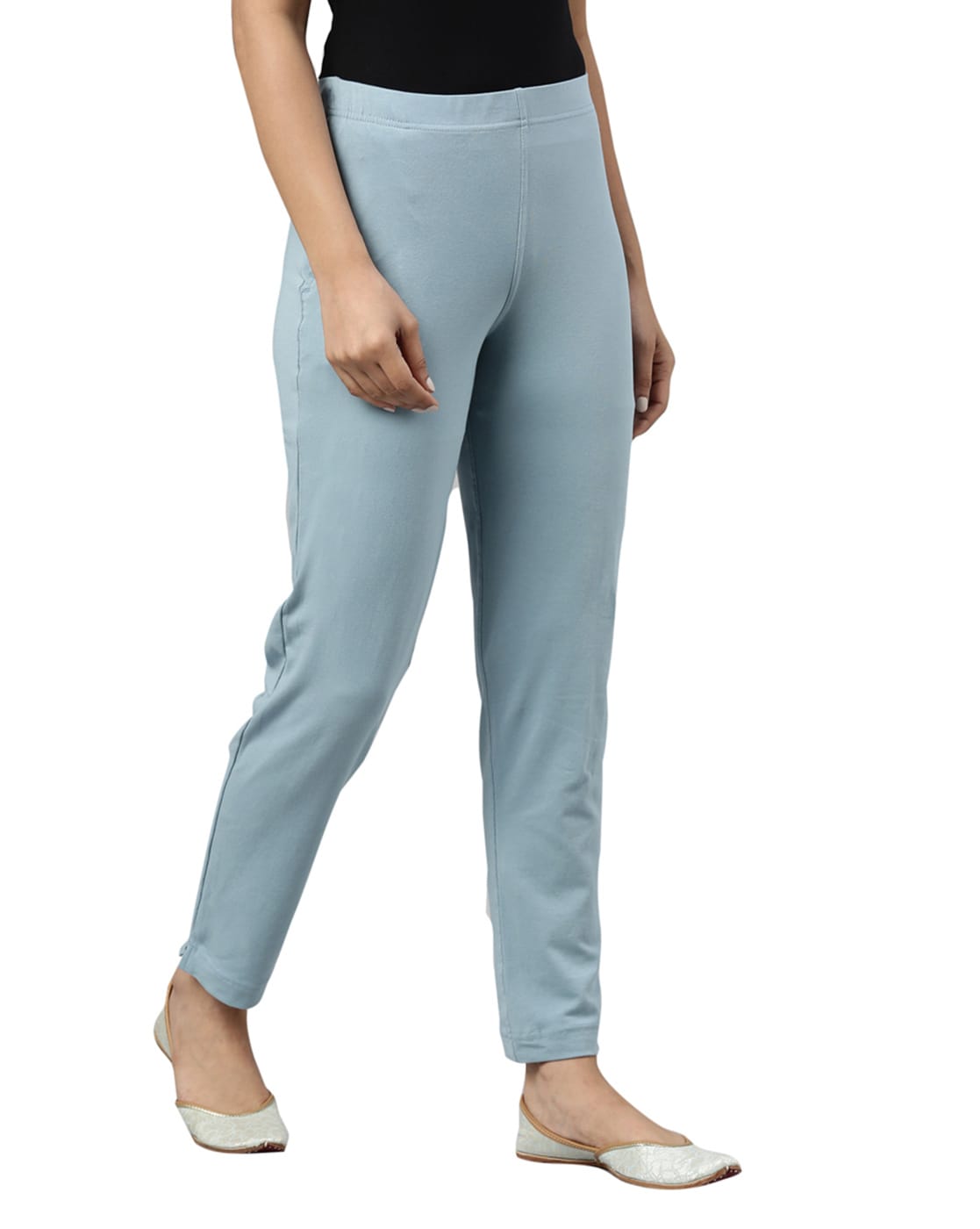 Go Colors Relaxed Pants Jeans Blue Women'S Tapered Fit in Thrissur at best  price by Pawan Collections - Justdial