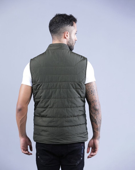 Buy online Men Solid Sleeveless Reversible Jacket from Jackets for Men by  Rare Times for ₹2479 at 14% off | 2024 Limeroad.com