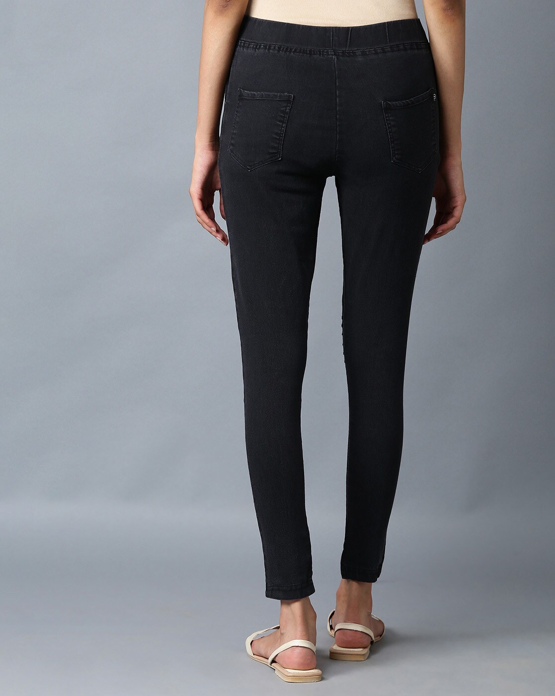 Mid-Rise Leggings with Patch Pockets