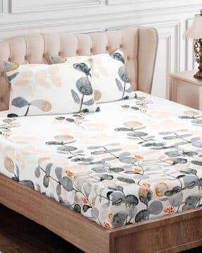 Leaf Print King Size Bedsheet with 2 Pillow Covers-image-44