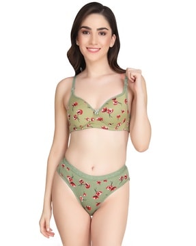 Buy online Green Solid Bra And Panty Set from lingerie for Women by Madam  for ₹459 at 65% off