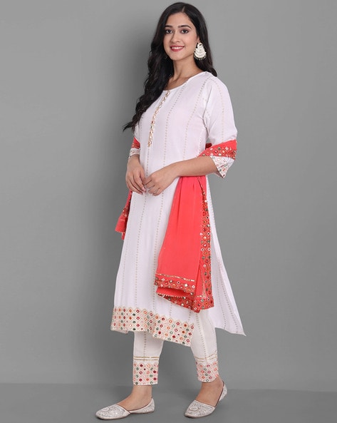 Kurti in White Embroidered Fabric LKV002319